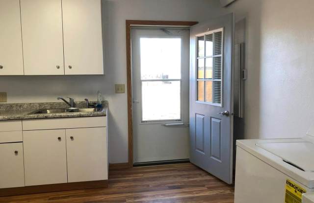 Cute House for Rent in quiet neighborhood Gallery 4