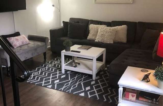2219 Campus Gallery 3