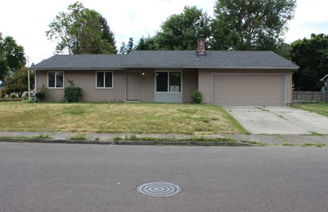 3 or 4 bedroom, 2 bath updated home in Hillsboro near Intel Jones Farm photos photos