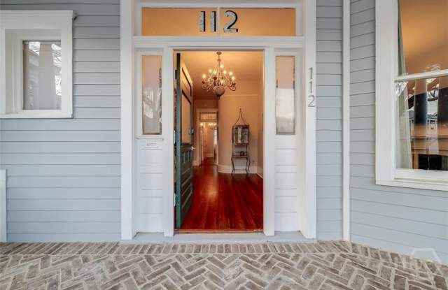 112 W Waldburg Street photos photos