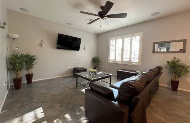 260 LAZY POSEY Court Gallery 3