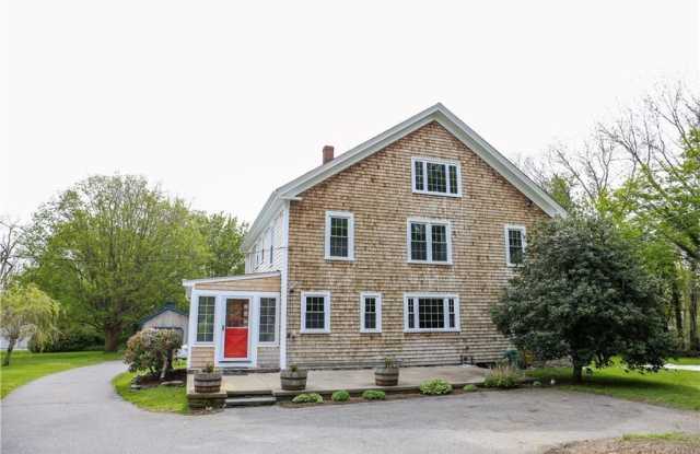 275 Mccorrie Lane - 275 Mccorrie Lane, Newport County, RI 02871