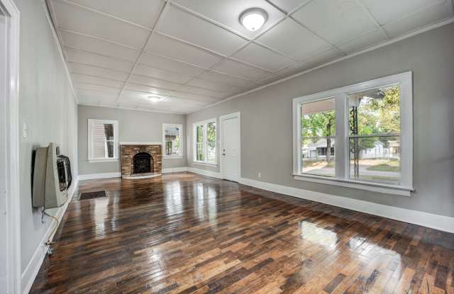Freshly Updated 3 Bedroom House photos photos
