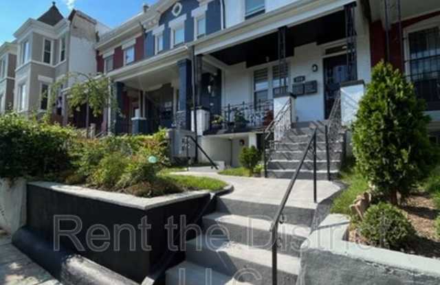 318 Seaton Place NE Gallery 1