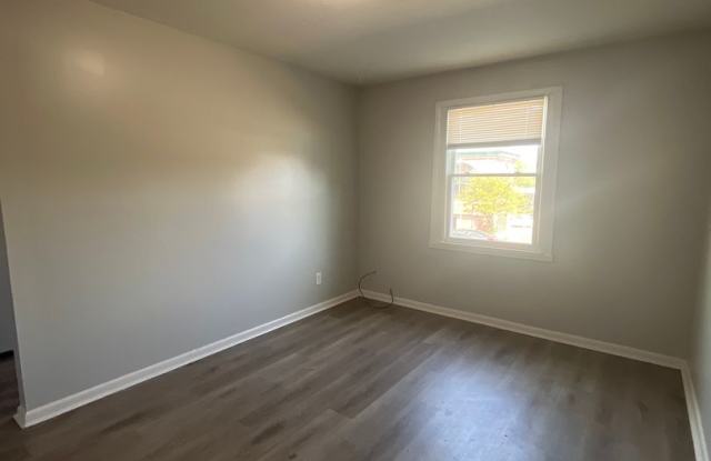 1 Bedroom/ 1 Bath Apartment in Small Complex. Walk to Meharry and Fisk, Minutes to TSU,Germantown and Downtown photos photos
