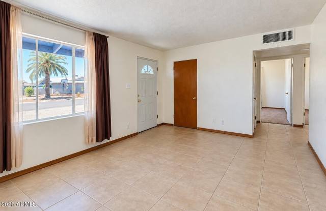 12811 N 111th Drive Gallery 2