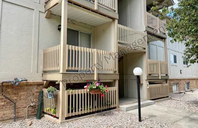 Great Condo by Foothills Mall! Gallery 3