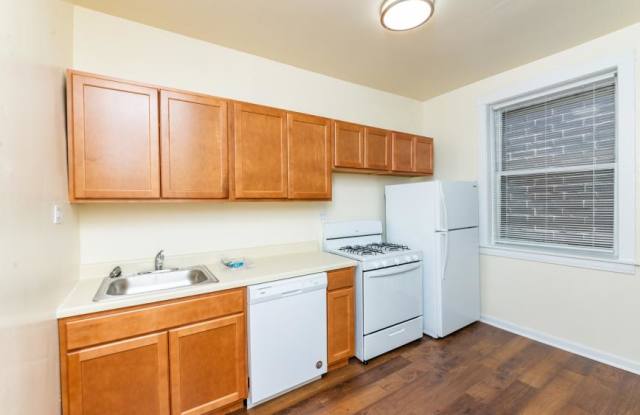 2480 North Lincoln Avenue photos photos