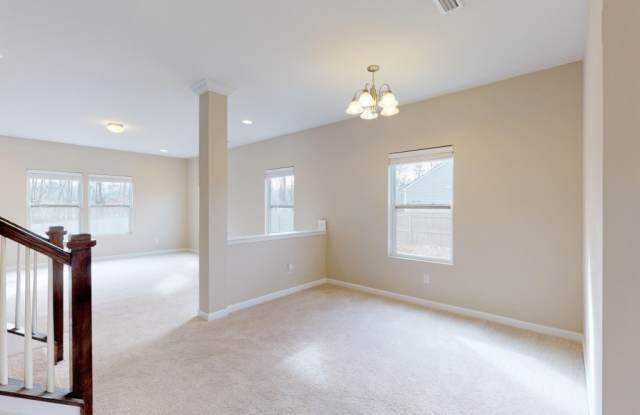 7423 Edgefield Court Gallery 4
