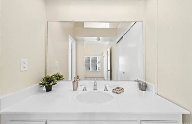 3027 Langs Bay Gallery 3