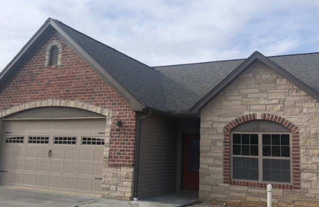 New condo for lease - 303 Deerfield RIdge outside city limits of Poplar Bluff photos photos