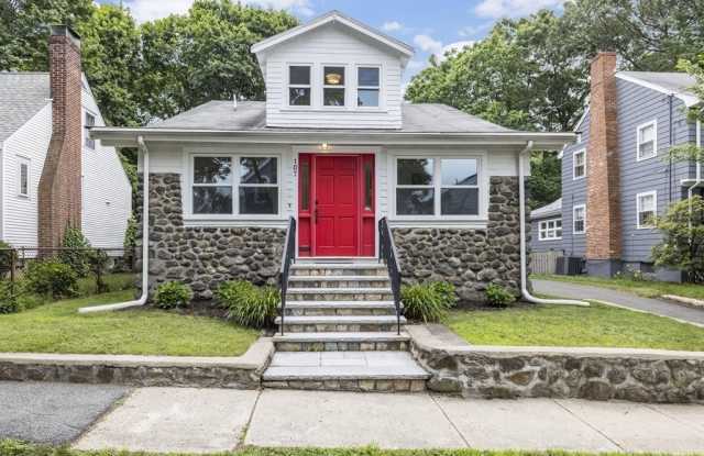 107 Ronald Road - 107 Ronald Road, Arlington, MA 02474