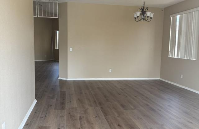 4 BEDROOM IN CRISMON CREEK IN EAST MESA! Gallery 3