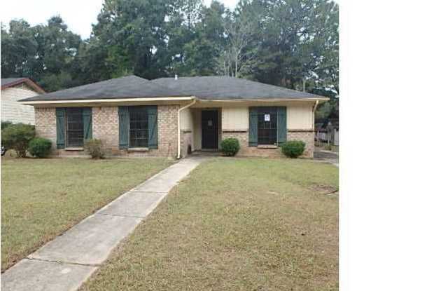 1661 Gentilly Drive W photos photos