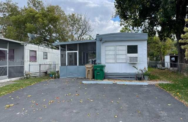 13380 SW 9th St photos photos