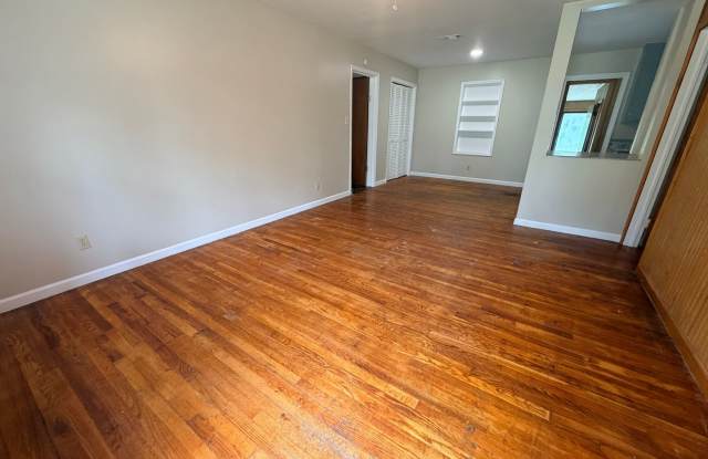 3 Bed, 1.5 Bath Home for Rent in Valdosta, GA | Bonus Room & Hardwood Floors photos photos