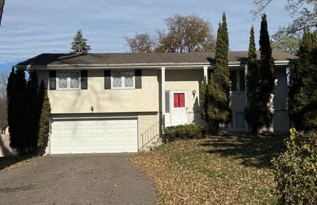 4 Bedroom 2.5 Bathroom House Available Now: Tons of Space Vintage Charm! - 1135 Welcome Circle, Golden Valley, MN 55422 4 Bedroom 2.5 Bathroom House Available Now: Tons of Space Vintage Charm! - 1135 Welcome Circle, Golden Valley, MN 55422
