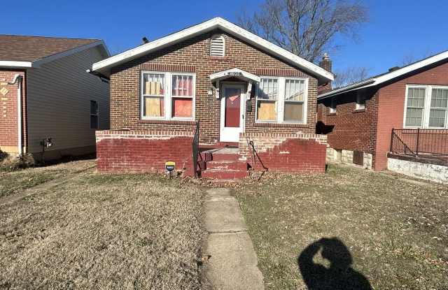 4025 Beachwood Ave photos photos