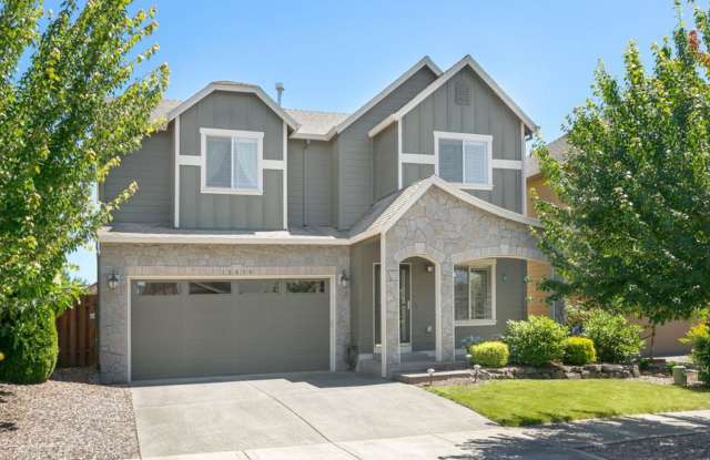 Newer home with large bedrooms in a fantastic neighborhood! - 12670 Joseph Way, Oregon City, OR 97045
