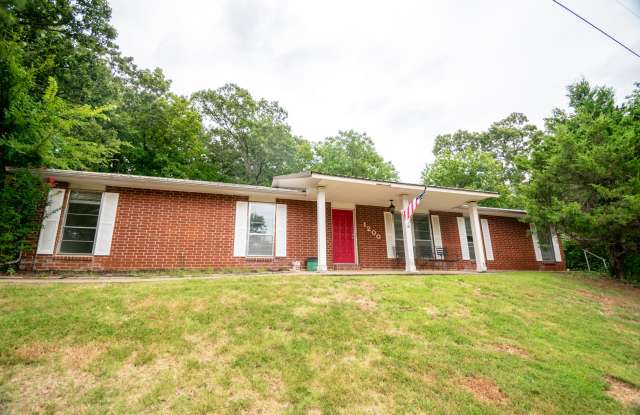 1200 South Dinsmore Trail Gallery 1
