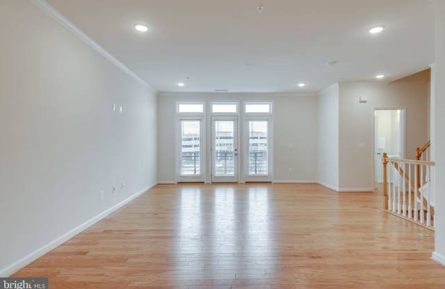 1006 RIBBON LIMESTONE TERRACE SE Gallery 3