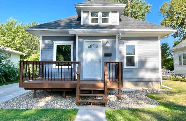 Newly Remodeled 2 Bed 1.5 Bath Home will Large Oversized 2-Stall Garage! photos photos