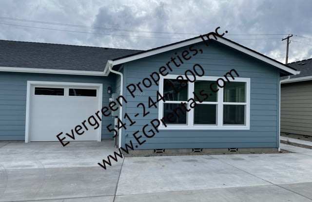 1023 SW Oliver Pl photos photos