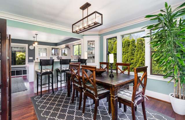 Charming North Admiral Craftsman w/ Modern Updates! photos photos