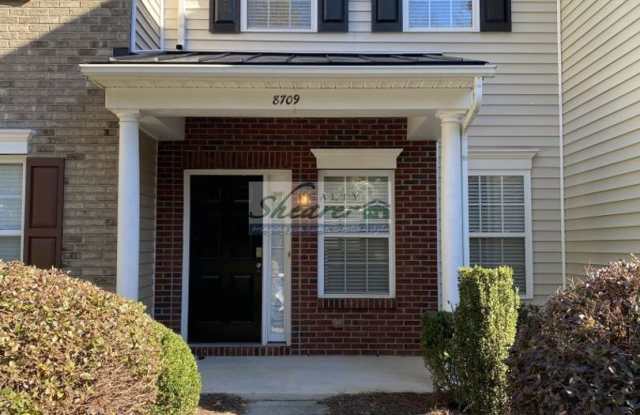 2 Bed, 2.5 Bath Townhome in East Charlotte photos photos