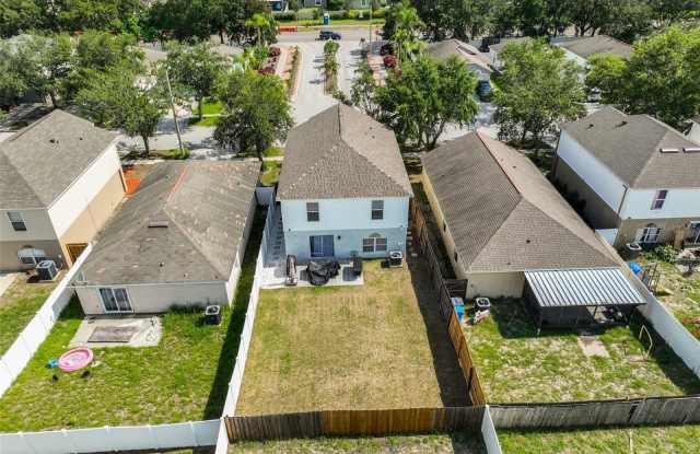 11438 IVY FLOWER Loop Gallery 4