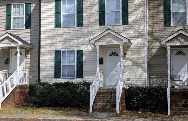 1005 Shades Place photos photos