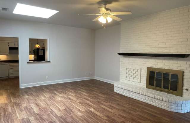 2205 Woodcreek Gallery 4