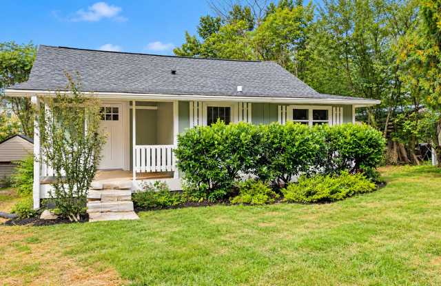 Recently Renovated Cottage in Asheville- Close to the VA Hospital Gallery 4