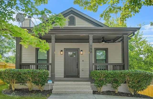 Stylish 4bd/2ba Renovated Rental with Fenced Yard in Growing Westside Neighborhood photos photos
