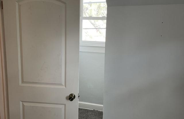 PORTSMOUTH - MINUTES TO NORFOLK NAVAL BASE Gallery 4