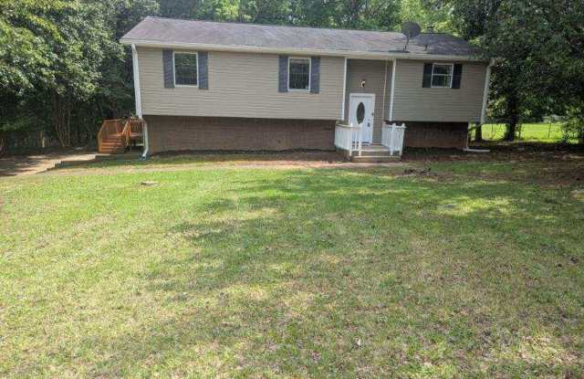 Large 3 Bedroom 2 Bath Ranch with Basement and Garage photos photos