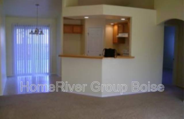 3927 N Kilberry Ave Gallery 2