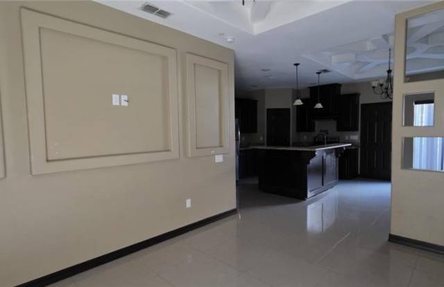 201 Teak Drive Gallery 4