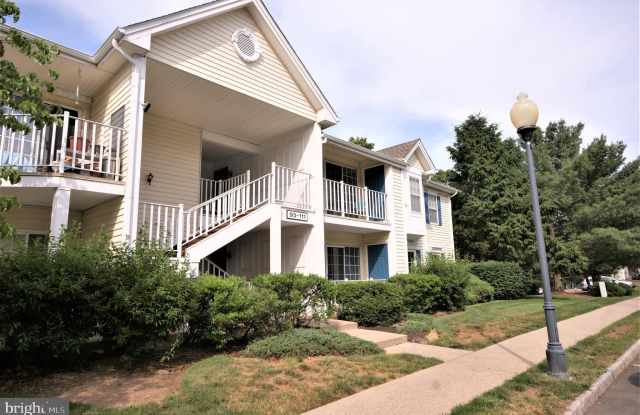 103 SAPPHIRE LANE - 103 Sapphire Lane, Franklin Park, NJ 08823