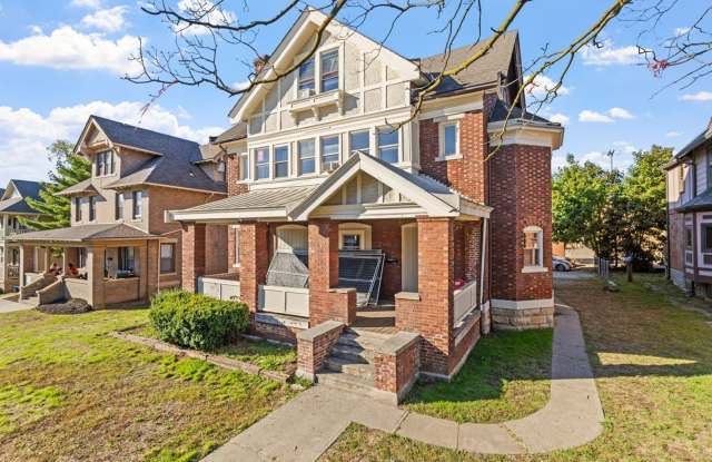 Massive 13-Bedroom House with huge Private Parking lot – Prime Campus Location! photos photos