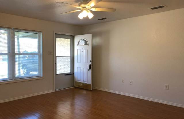 429 NW Hillery Street Gallery 2