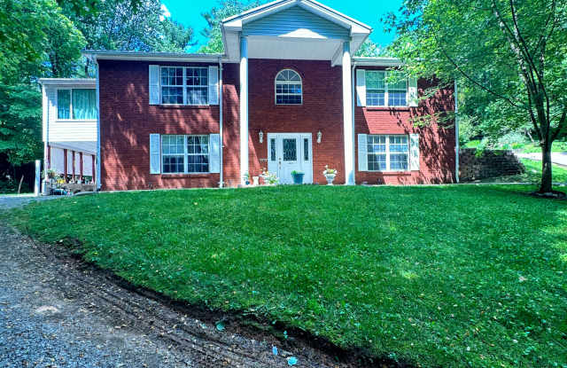 101 Loveless Lane - 2 photos photos