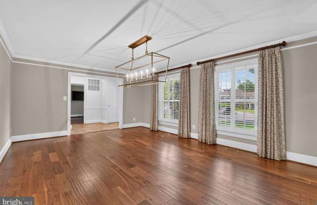 1022 DELF Drive Gallery 4