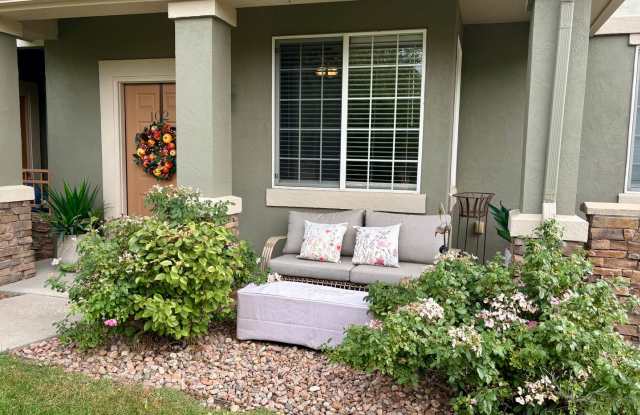 2 bed, plus office - Ground Floor Corner Condo Gallery 4