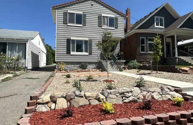 467 E 5th Ave photos photos