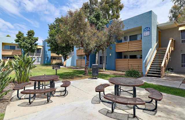 Mariposa Gallery 4