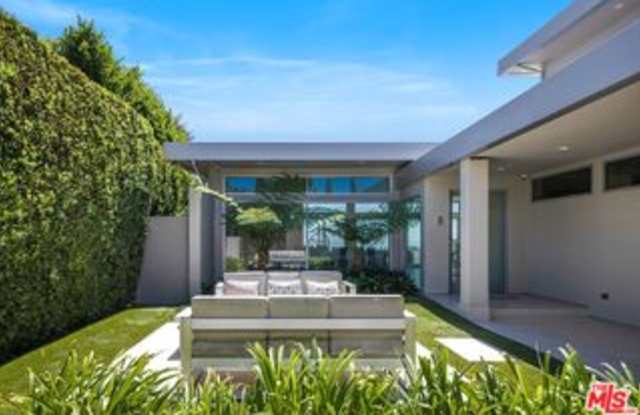 2189 Summitridge Drive Gallery 2