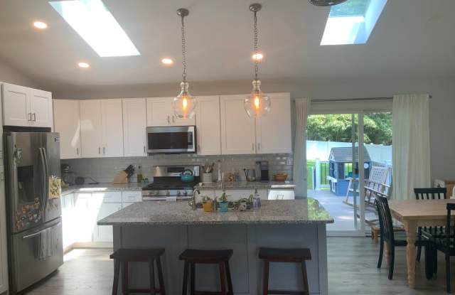 Hillsmere Shores Gallery 4