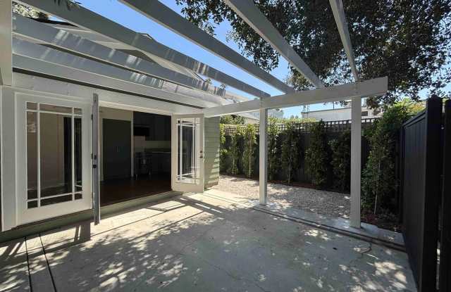 BRAND NEW DETACHED ADU IN IDEAL HOLLYWOOD LOCATION! Gallery 3
