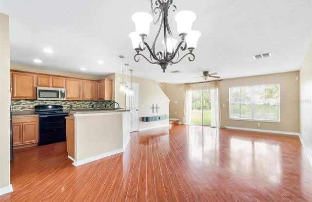 10851 KENSINGTON PARK Avenue Gallery 3